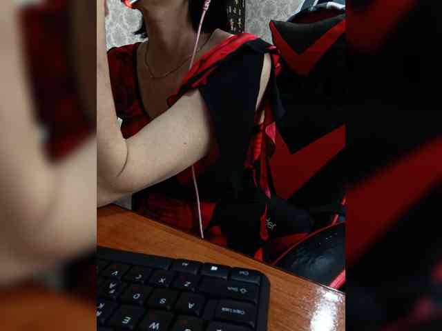 naked_taxi_dispatcher webcam