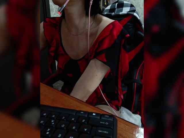 naked_taxi_dispatcher webcam