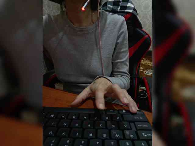 naked_taxi_dispatcher webcam