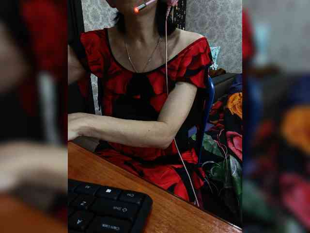 naked_taxi_dispatcher webcam