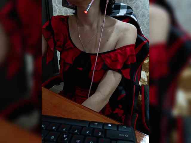 naked_taxi_dispatcher webcam