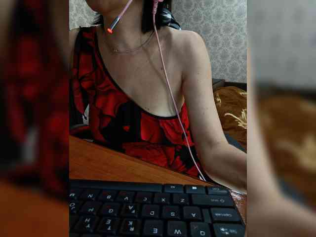 naked_taxi_dispatcher webcam