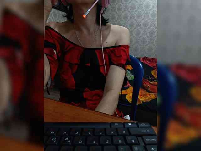 naked_taxi_dispatcher webcam