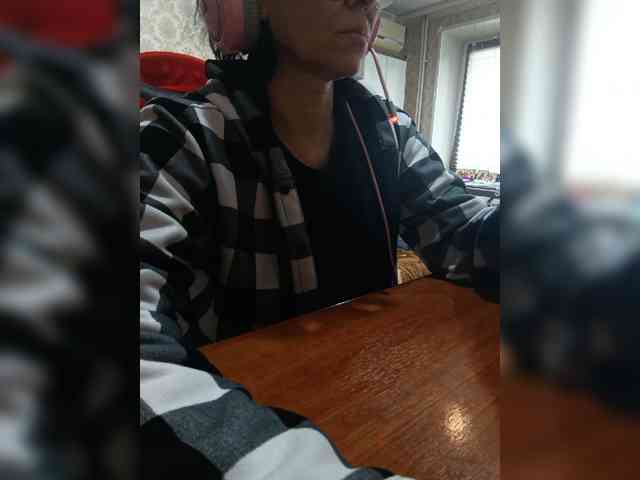 naked_taxi_dispatcher webcam