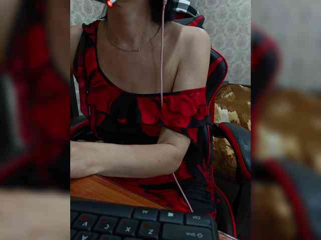 naked_taxi_dispatcher webcam