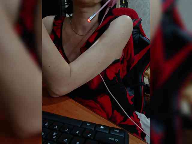 naked_taxi_dispatcher webcam