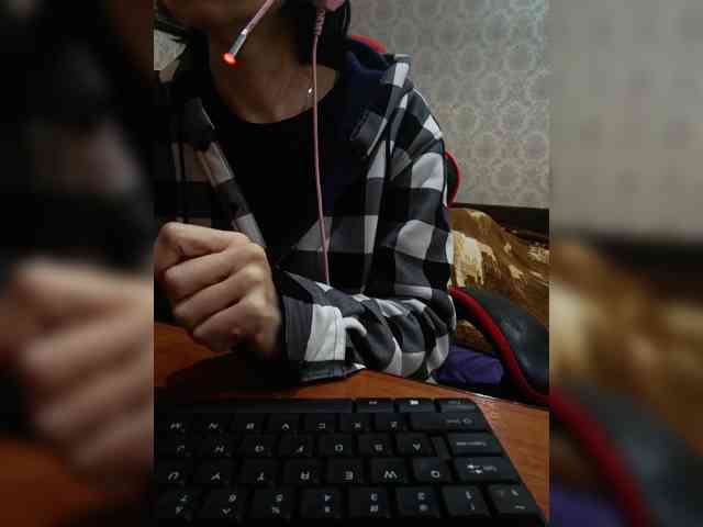 naked_taxi_dispatcher webcam