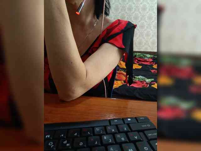 naked_taxi_dispatcher webcam