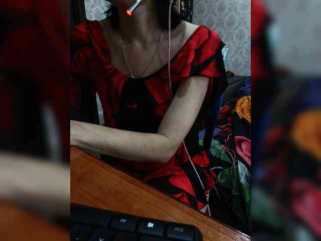 naked_taxi_dispatcher webcam