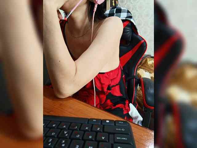 naked_taxi_dispatcher webcam