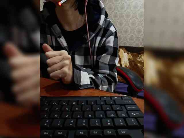 naked_taxi_dispatcher webcam