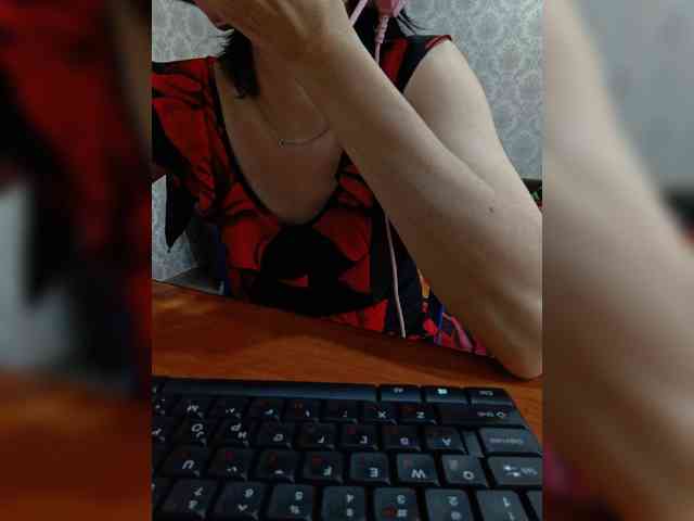 naked_taxi_dispatcher webcam