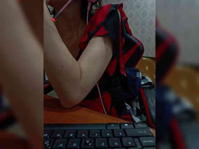 naked_taxi_dispatcher webcam