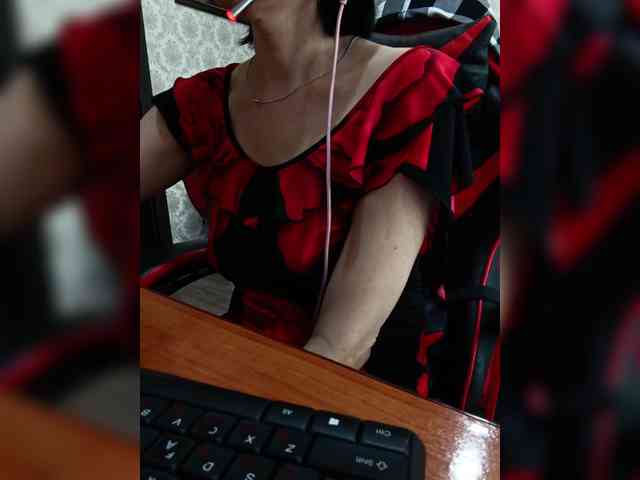 naked_taxi_dispatcher webcam