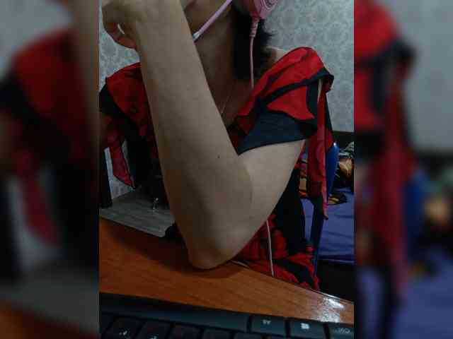 naked_taxi_dispatcher webcam