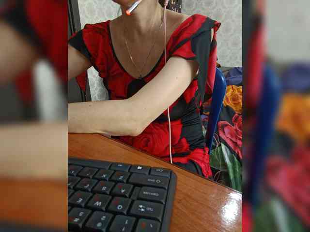 naked_taxi_dispatcher webcam