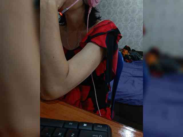 naked_taxi_dispatcher webcam
