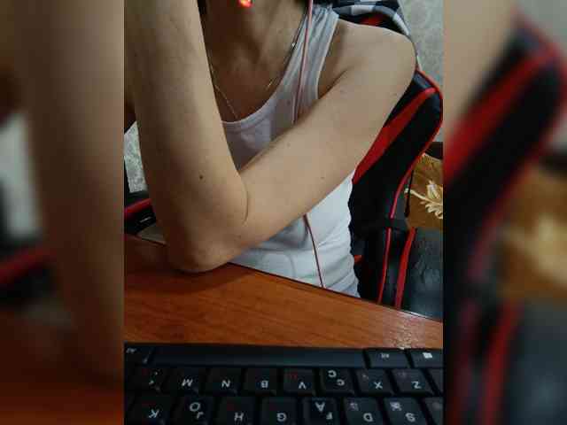 naked_taxi_dispatcher webcam