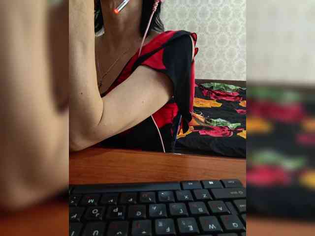 naked_taxi_dispatcher webcam