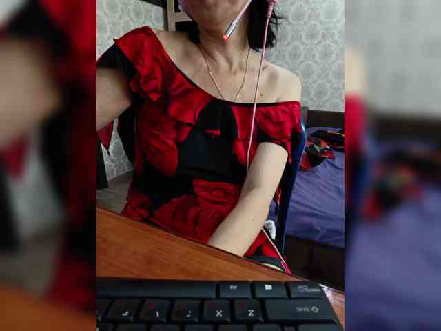 naked_taxi_dispatcher webcam