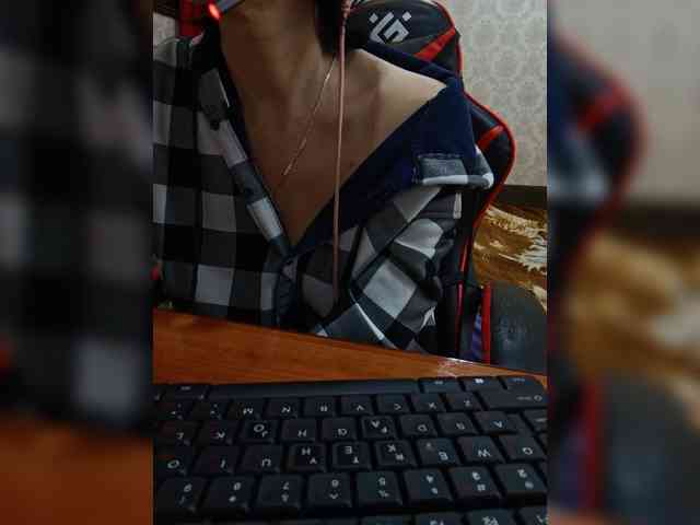 naked_taxi_dispatcher webcam