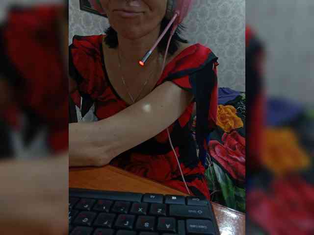 naked_taxi_dispatcher webcam