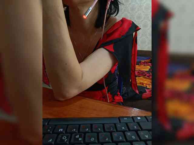naked_taxi_dispatcher webcam