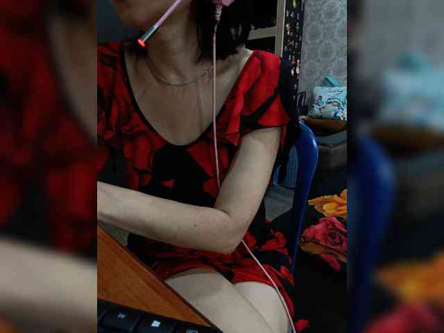 naked_taxi_dispatcher webcam