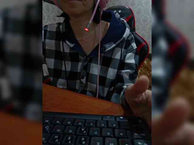 naked_taxi_dispatcher webcam