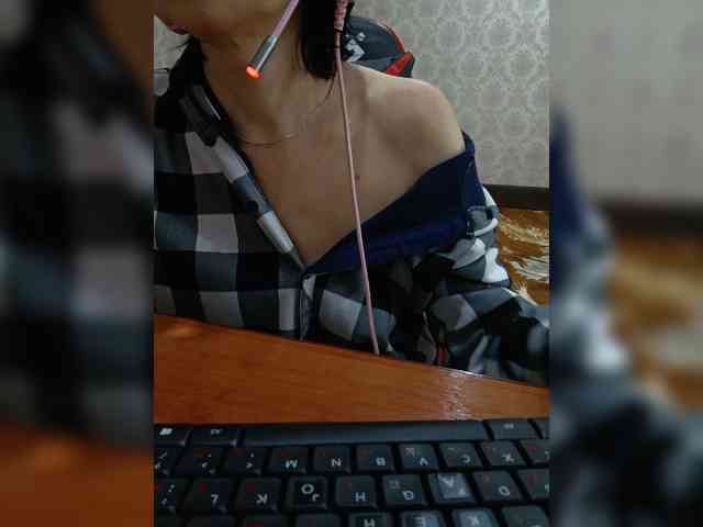 naked_taxi_dispatcher webcam