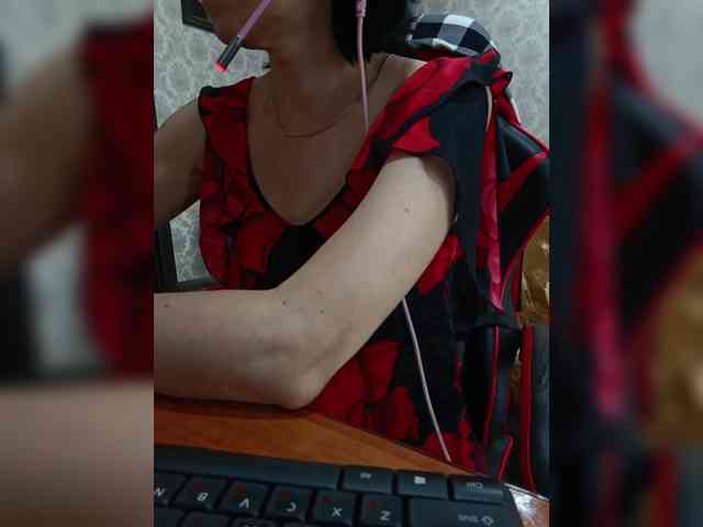 naked_taxi_dispatcher webcam