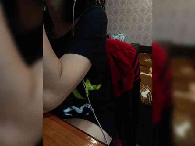 naked_taxi_dispatcher webcam