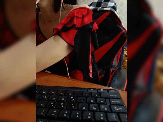 naked_taxi_dispatcher webcam