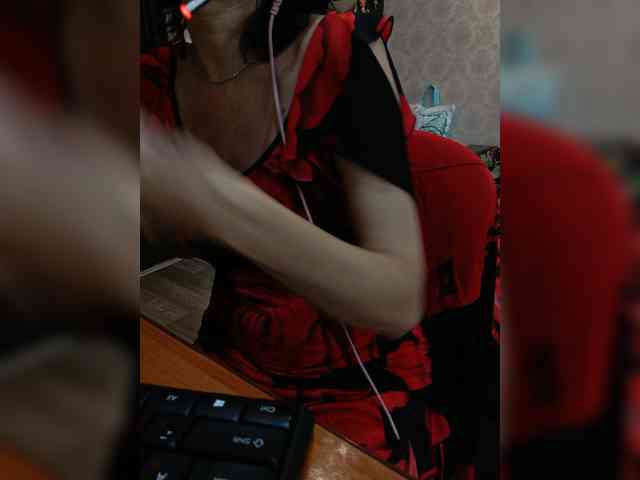 naked_taxi_dispatcher webcam