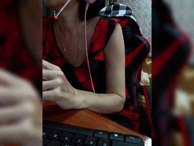 naked_taxi_dispatcher webcam