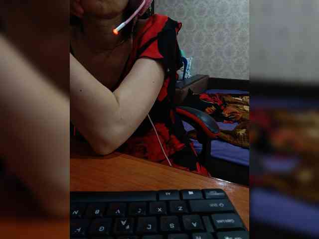 naked_taxi_dispatcher webcam