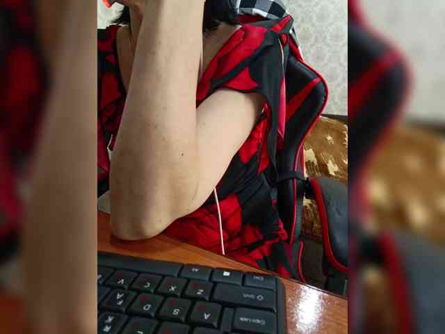 naked_taxi_dispatcher webcam