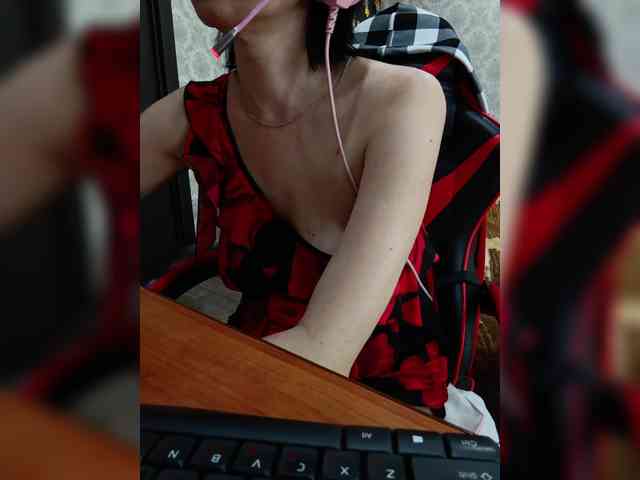naked_taxi_dispatcher webcam
