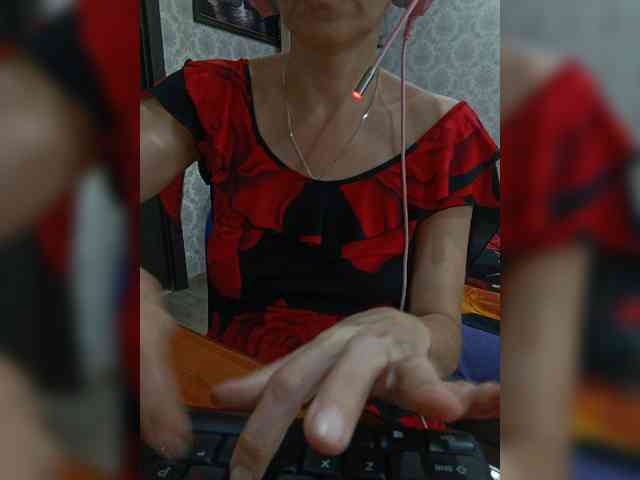 naked_taxi_dispatcher webcam