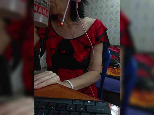 naked_taxi_dispatcher webcam