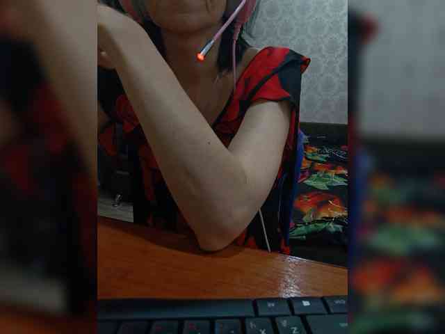 naked_taxi_dispatcher webcam