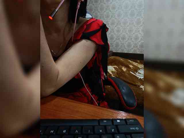 naked_taxi_dispatcher webcam