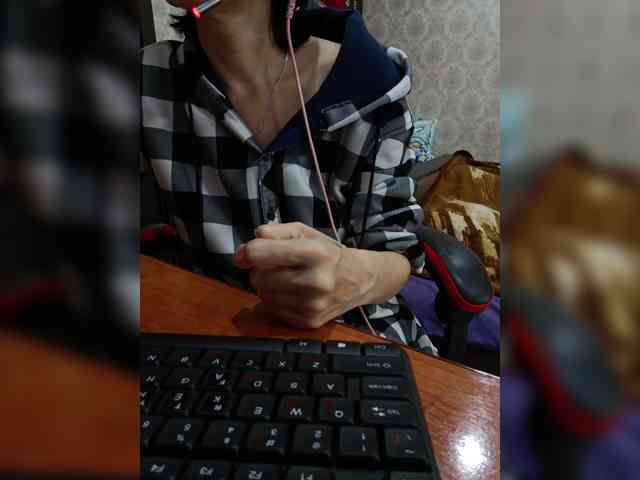 naked_taxi_dispatcher webcam
