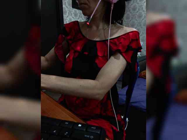 naked_taxi_dispatcher webcam