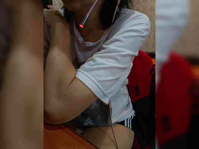 naked_taxi_dispatcher webcam