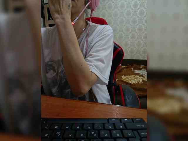 naked_taxi_dispatcher webcam