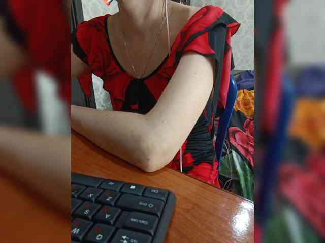 naked_taxi_dispatcher webcam