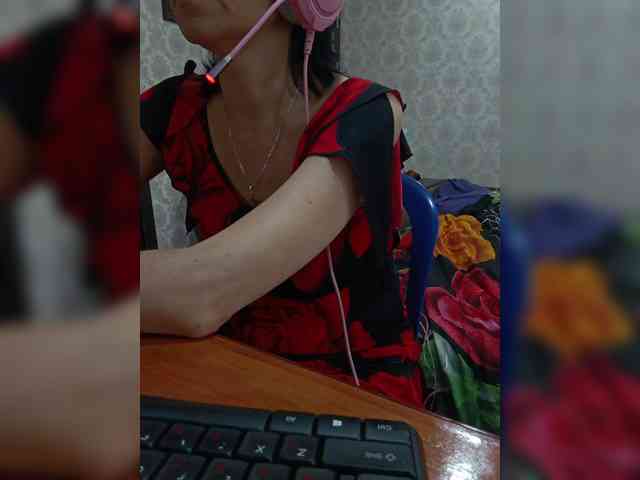 naked_taxi_dispatcher webcam