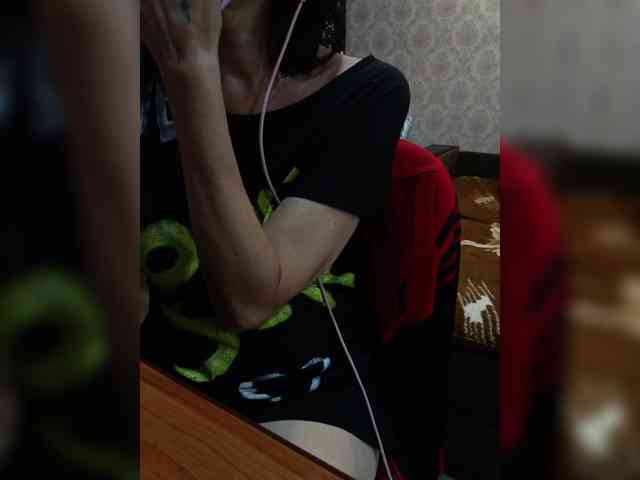 naked_taxi_dispatcher webcam