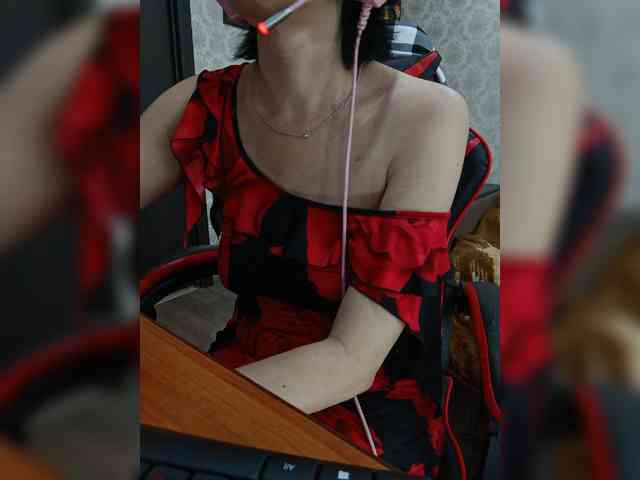 naked_taxi_dispatcher webcam